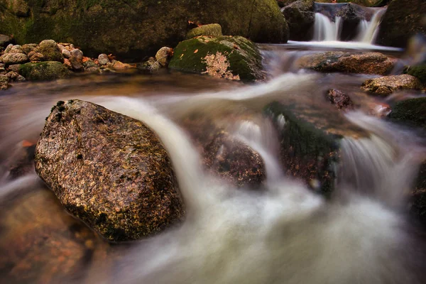 Őszi Hosszú Expozíció Patak Fekete Nagy Stolpich Vízesések Jizera Mountain — Stock Fotó