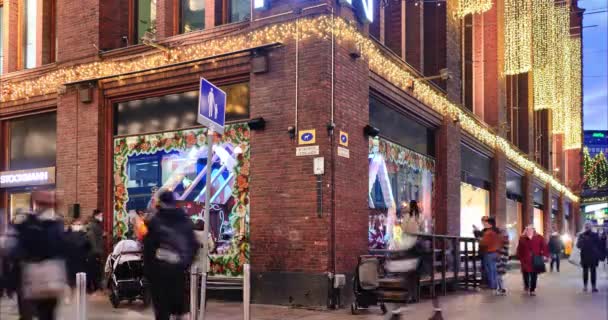 Finland Helsinki November 2020 People Watching Traditional Christmas Exposition Stockmann — Stock Video