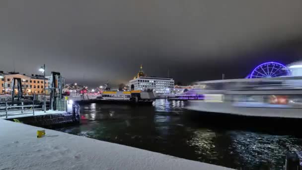 Helsinki Finlandia Enero 2021 Ferry Desde Isla Suomenlinna Llega Puerto — Vídeo de stock