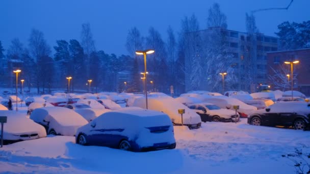 Espoo Finlandia Enero 2021 Una Gran Cantidad Coches Cubiertos Nieve — Vídeos de Stock