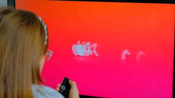 Espoo Finlandiya Şubat 2021 Kız Apple Arcade Rayman Mini Video — Stok video