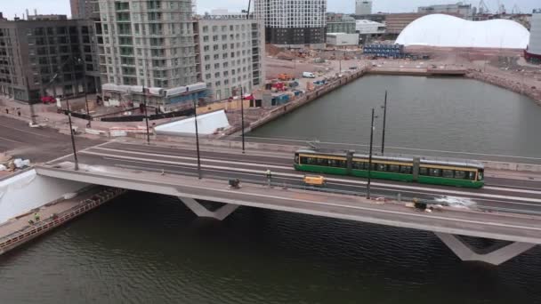 Helsinki Finlandia Mayo 2021 Vista Aérea Del Nuevo Puente Atlantinsilta — Vídeos de Stock