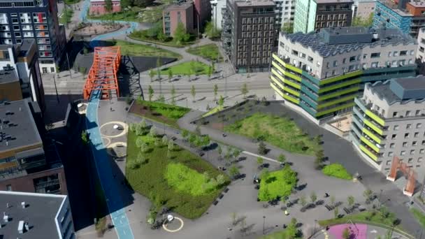 Вид Воздуха Парк Районе Яткасаари Хельсинки Финляндия Современный Оранжевый Пешеходный — стоковое видео