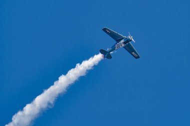 Helsinki, Finlandiya - 6 Ağustos 2021: Kaivopuisto Hava Gösterisinde SNJ-3 Teksaslı