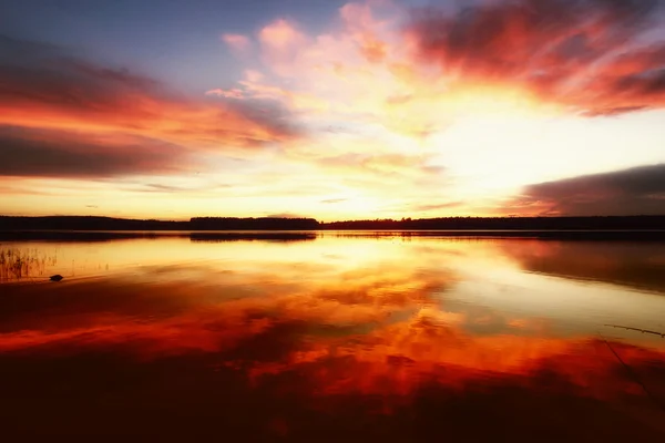 Incredible Sunset Lake — стоковое фото