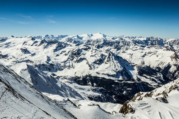 Hermosa vista desde el pico Kitzsteinhorn en los Alpes —  Fotos de Stock