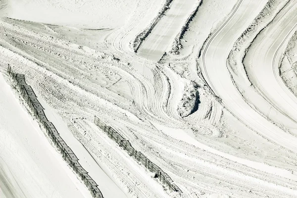 Fondo de nieve bien preparado para esquiadores de fondo — Foto de Stock