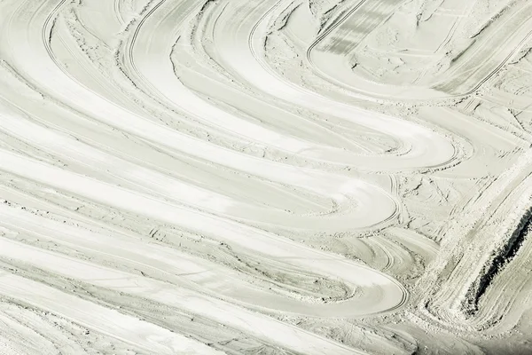 Fondo neve ben preparato per gli sciatori di fondo — Foto Stock