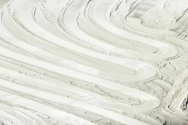 Fondo neve ben preparato per gli sciatori di fondo — Foto Stock