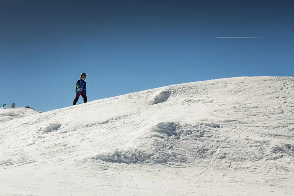 Ung skiløper – stockfoto