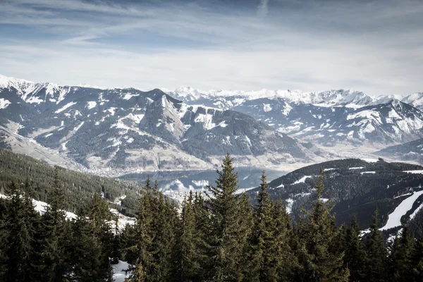 Nádherný výhled z lyžařského střediska Kitzsteinhorn — Stock fotografie