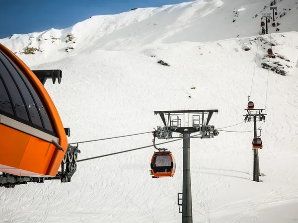 Linbanan på Heiligenblut ski resort (österrikiska Alperna) — Stockfoto