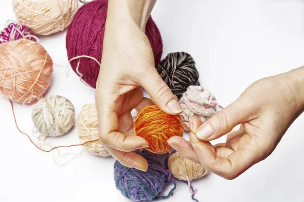 Hands of the woman knitting — Stock Photo, Image