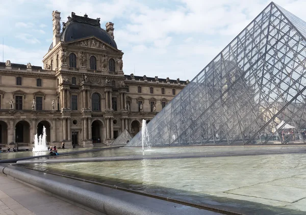 Museu do Louvre — Fotografia de Stock