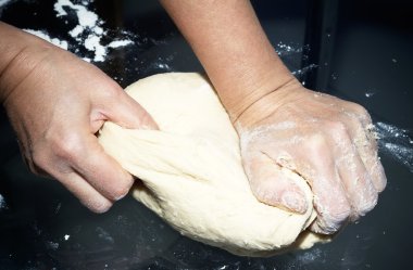 Ellerin hamuru yoğurdu.