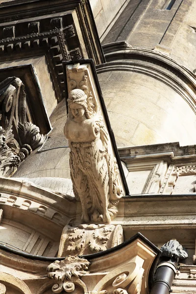 巴黎，法国，石像在圣母院大教堂 — 图库照片