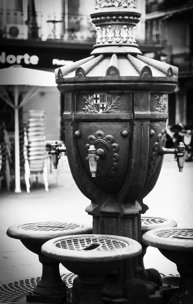 Columna de agua al aire libre Vintage —  Fotos de Stock