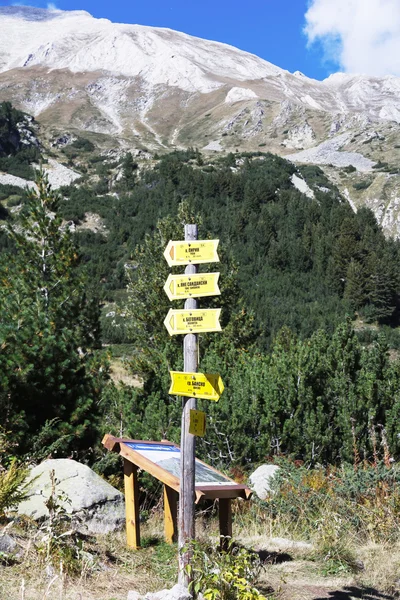 Rozcestník na Okoto lake turistické trasy — Stock fotografie