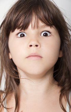 duygusal küçük kız portresi