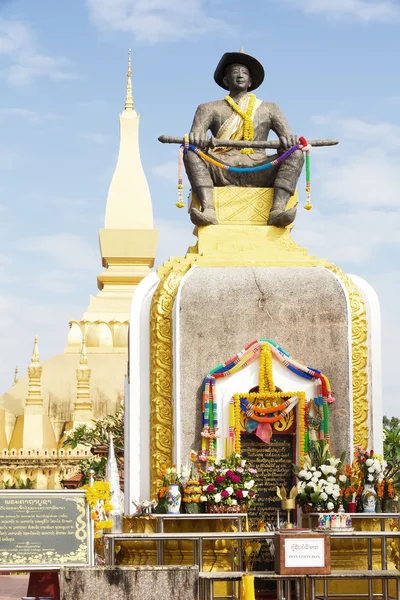 Vientiane, Laos, staty av kung Chao Anouvong — Stockfoto