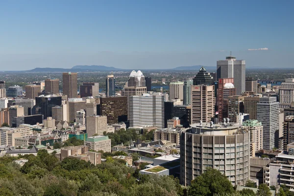 Skyline von Montreal, Kanada vom Mont Royal aus gesehen — Stockfoto