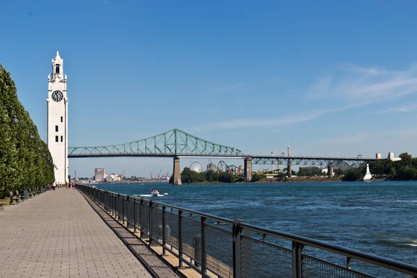 A Torre do Relógio de Montreal no Porto Velho de Montreal, Canadá — Fotografia de Stock