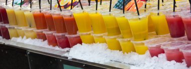 Çeşitli meyve suları bardak meyve Market