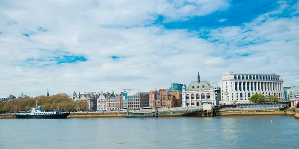 Panoramatický výhled na řeku Temži v Londýně, Anglie — Stock fotografie