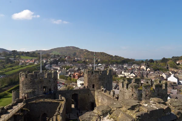 Města Conwy, Wales, jak je patrné z hradu věž — Stock fotografie