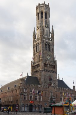 Çan kulesine çan kulesine Pazar Meydanı Bruges, Belçika