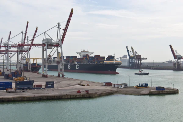 DUNKIRK / FRANCE - April 17, 2014: Port of Dunkirk (Grand Port Mar — стоковое фото