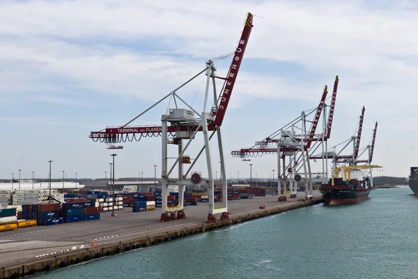 DUNKIRK/FRANCE - April 17, 2014: Port of Dunkirk (Grand Port Mar — Stock Photo, Image