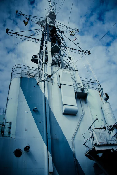 Superestructura de torre estafadora de un navío militar —  Fotos de Stock