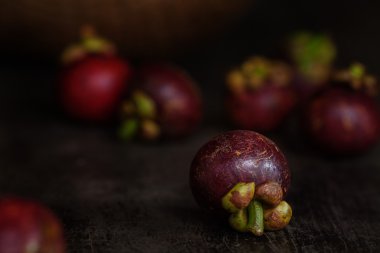 mangosteens karanlık bir tablo
