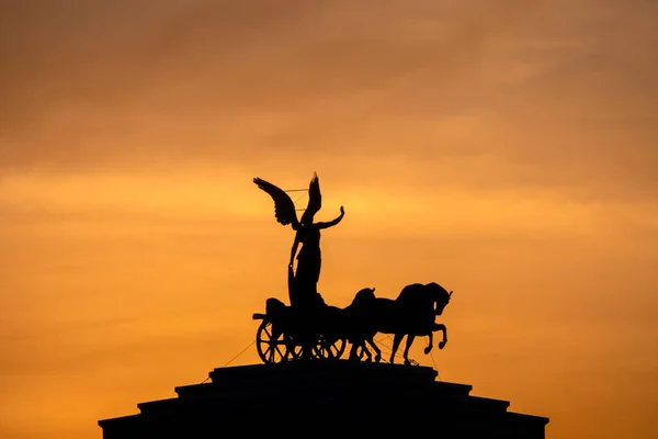 Statue Déesse Victoria Chevauchant Sur Quadriga Sommet Monument Vittorio Emanuele — Photo