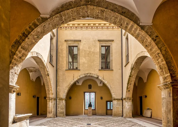 Loggia Inspiration Romane Dans Cour Quadrangulaire Palazzo Dei Duchi Acquaviva — Photo