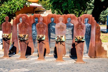 Emilio Leofreddi 'den Tutti Potenziali Bersagli, İtalya' daki Direniş Anıtı.