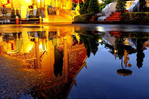 Odraz Wat Phra Singh — Stock fotografie
