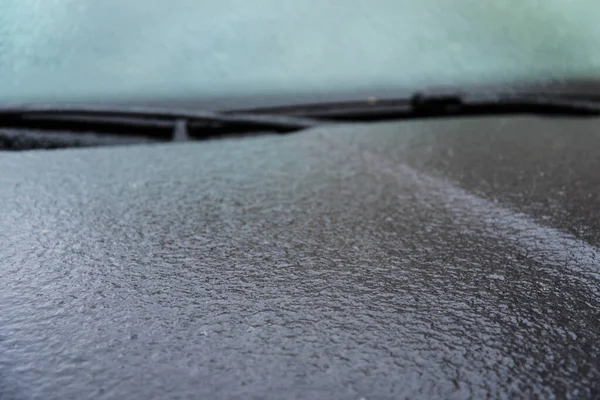 Capô Carro Está Coberto Gelo Congelando Chuva Fenômeno Natural Textura — Fotografia de Stock