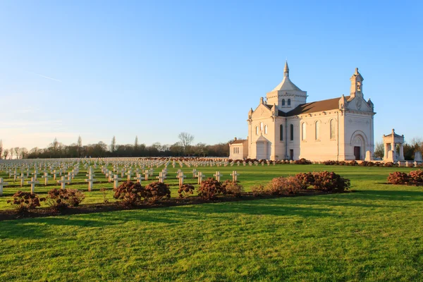 Francuski Narodowy Cmentarz Notre-Dame-de-Lorette - Ablain-Saint-Nazaire — Zdjęcie stockowe