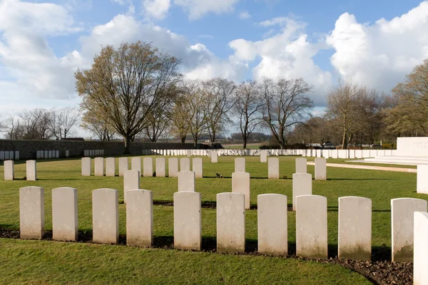 Kyrkogården fallit soldater i första världskriget Flandern Belgien — Stockfoto