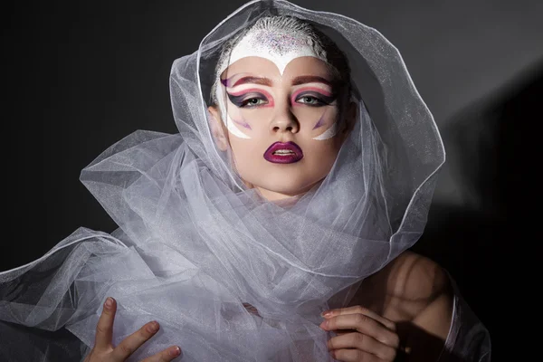 Retrato de menina modelo de moda com maquiagem brilhante . — Fotografia de Stock