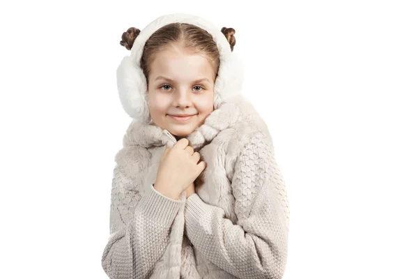 Menina bonito em roupas quentes no fundo branco — Fotografia de Stock