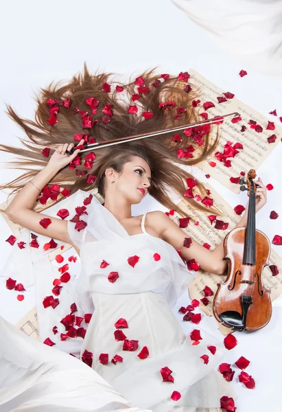 Ragazza con violino — Foto Stock