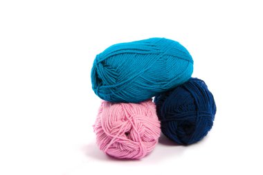 Beyaz bir arka plan üzerinde izole örgü ipliği