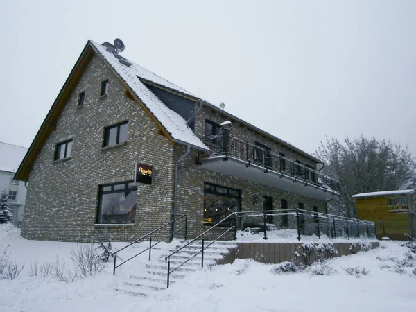 Templin Uckermark Brandenburg Januar 2021 Backsteinhaus Wintermit Inschrift Piacetto Espresso — Stockfoto