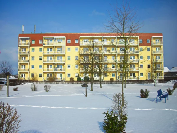 Prefabricated building in winter in the Uckermark