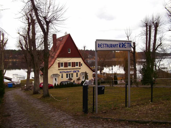 德国Uckermark勃兰登堡区Templin 2021年3月18日 城市湖畔的Kreta餐馆 — 图库照片