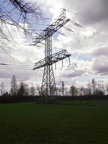 Mástil Línea Aérea Para Transportar Electricidad Paisaje — Foto de Stock