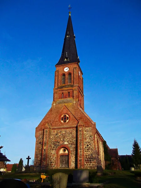 Die Evangelische Kirche Dorf — Stockfoto